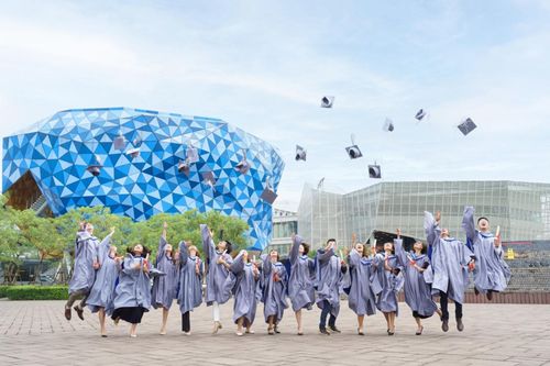 Lần đầu tiên Việt Nam có trường đào tạo MBA lọt Top 43 châu Á