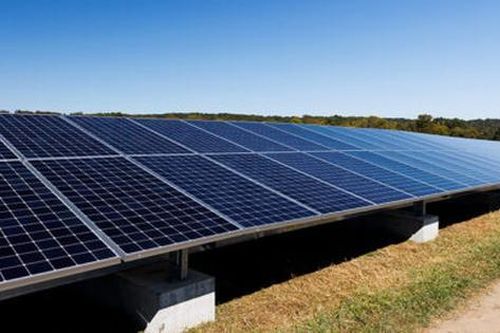 Trang trại điện mặt trời trên… bãi rác, sản xuất 8,2 triệu kWh 'điện sạch'