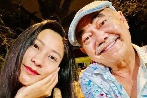 Bạn gái kém 36 tuổi phủ nhận tin đồn chia tay NSND Việt Anh