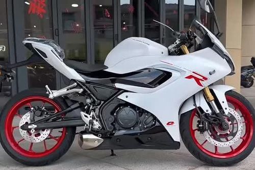 Môtô 249cc, phanh ABS 2 kênh, giá nhỉnh hơn Yamaha Exciter 155 VVA
