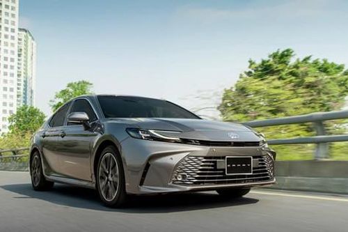 Sedan hạng D ngày càng kén khách, Toyota Camry chỉ bán 78 xe vẫn dẫn đầu phân khúc