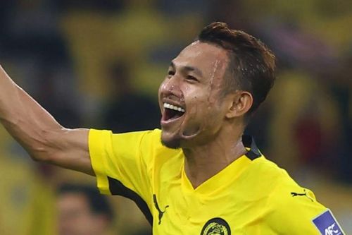 Malaysia thắng đậm Lào 5-1, tuyển Việt Nam vẫn chạm một tay vào vé đi tiếp