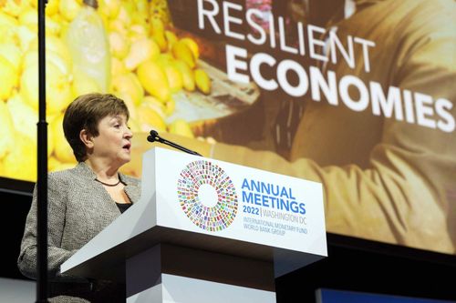 IMF cảnh báo nợ công toàn cầu có thể vượt 100% GDP vào năm 2029, kêu gọi G20 ưu tiên giải quyết