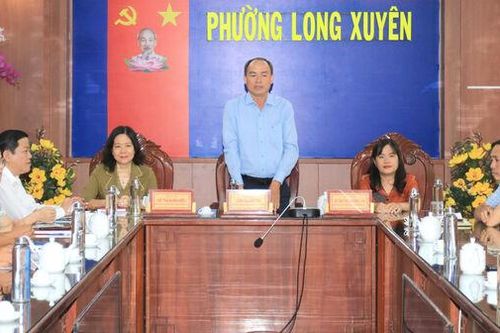 Phường Long Xuyên họp mặt kỷ niệm ngày truyền thống các cơ quan tham mưu, giúp việc Đảng ủy và các tổ chức chính trị - xã hội