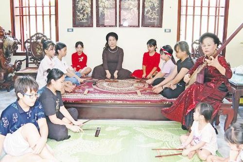 Thiếu nhi Thượng Thôn giữ mạch ca trù