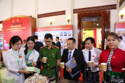 Trưng bày nông sản và triển lãm ảnh chào mừng Đại hội Đảng bộ tỉnh lần thứ XV