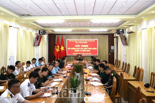 Hội nghị bồi dưỡng báo cáo viên toàn quân tháng 10