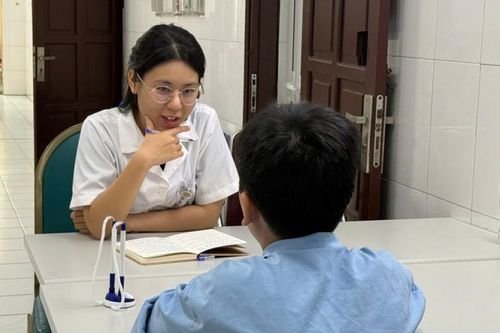 Cảnh báo thanh thiếu niên nhập viện do 'phong trào' giảm cân không kiểm soát