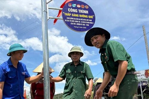 Khơi dậy sức dân từ phong trào thi đua yêu nước