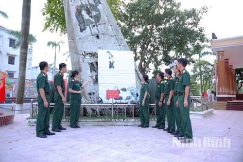 Nhà truyền thống LLVT tỉnh Ninh Bình - 'Địa chỉ đỏ' giáo dục truyền thống cho thế hệ trẻ