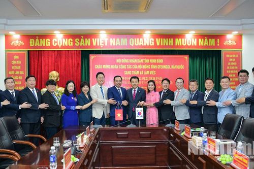 Tọa đàm giữa Thường trực HĐND tỉnh Ninh Bình và Đoàn công tác Hội đồng tỉnh Gyeonggi (Hàn Quốc)