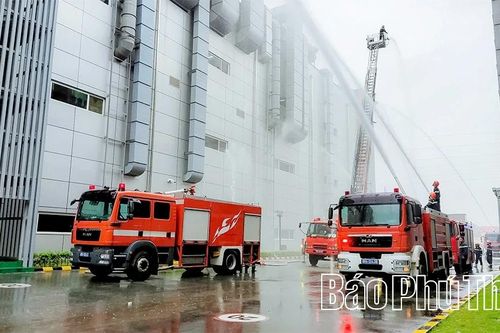 Thực tập phương án chữa cháy, cứu nạn, cứu hộ huy động nhiều lực lượng tại Công ty TNHH BHflex Vina