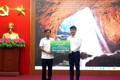 Vietcombank hỗ trợ Nhân dân tỉnh Quảng Trị số tiền 1 tỉ đồng khắc phục hậu quả bão số 10