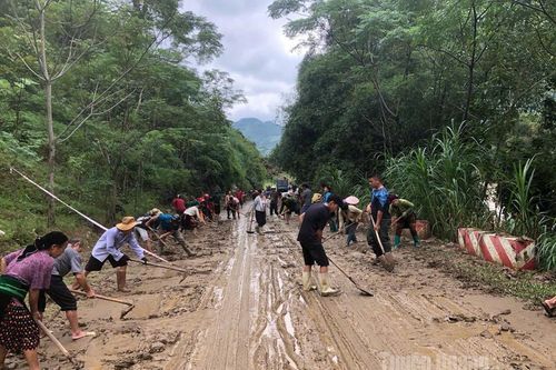 Khẩn trương thông tuyến