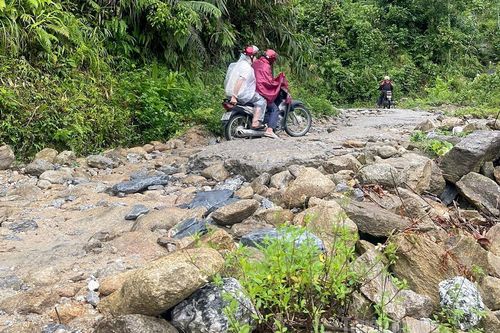Đường vào xã Thượng Sơn xuống cấp nghiêm trọng