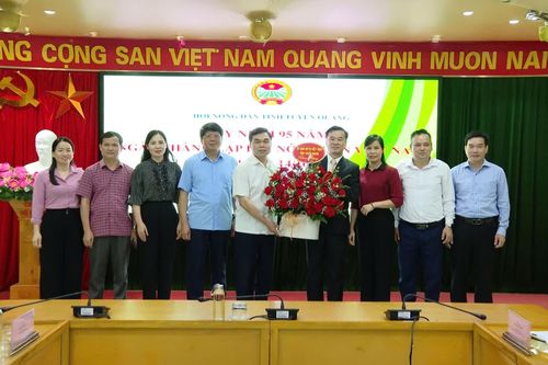 Phó Bí thư Tỉnh ủy, Chủ tịch Ủy ban MTTQ tỉnh Ma Thế Hồng chúc mừng Ngày thành lập Hội Nông dân Việt Nam