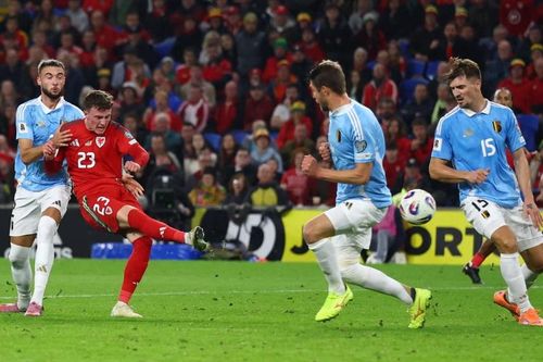 De Bruyne lập cú đúp, Bỉ ngược dòng đánh bại Xứ Wales