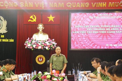 Thứ trưởng Đặng Hồng Đức làm việc tại Học viện Cảnh sát nhân dân
