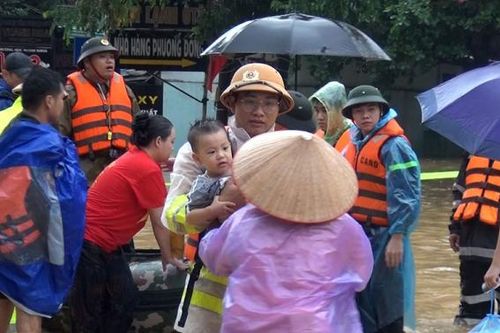 Những hy sinh thầm lặng của cán bộ, chiến sĩ Công an Thái Nguyên trong bão lũ