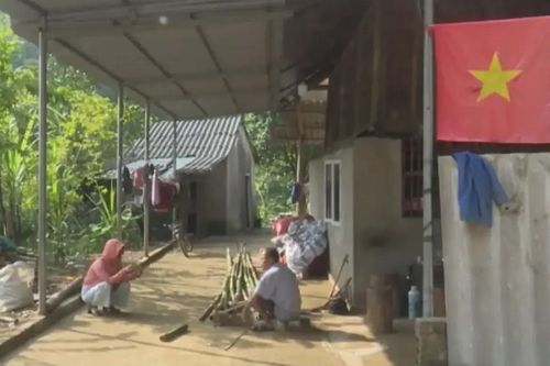Người dân vùng lũ Thanh Hóa nỗ lực khôi phục sản xuất
