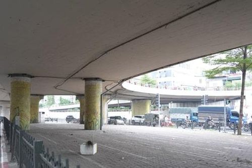 Hầu hết địa phương đã chấm dứt trông giữ xe dưới gầm cầu