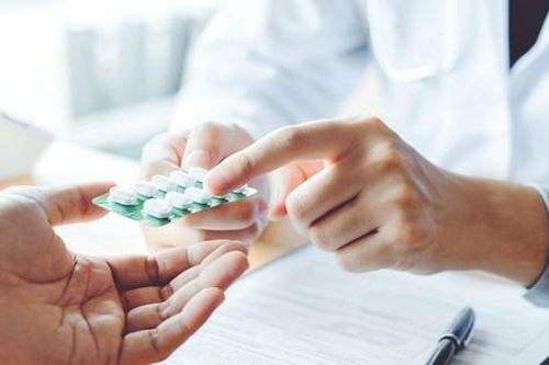 Vì sao uống 'thuốc bổ' lại nguy hiểm cho người bệnh thận?