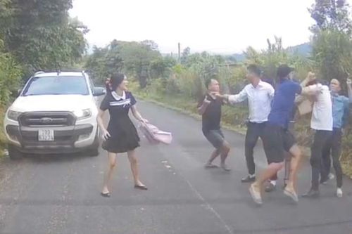 Nhóm người ẩu đả giữa đường quốc lộ ở Lâm Đồng