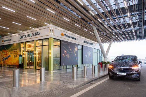 Khách thương gia Vietnam Airlines có thể check-in ngay tại lounge