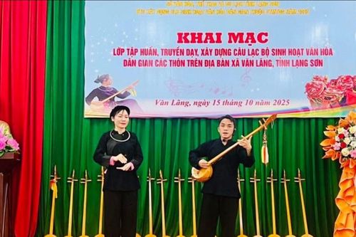 Truyền dạy văn hóa phi vật thể dân tộc Tày, Nùng gắn với phát triển du lịch
