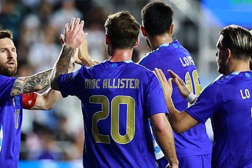 Messi tỏa sáng, Argentina đè bẹp Puerto Rico