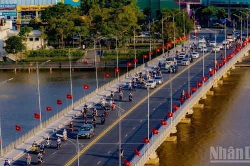 Thành phố Huế vững bước trên tầm cao mới