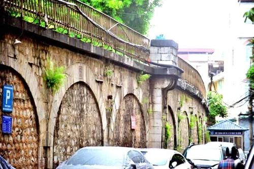 'Đánh thức' vòm cầu đường sắt ở Hà Nội