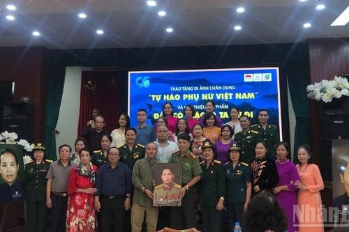 Khắc họa vẻ đẹp bất tử của phụ nữ Việt Nam qua những bức di ảnh và trang hồi ký chiến trường