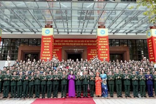 Phụ nữ Quân đội tô thắm truyền thống và phẩm chất cao quý 'Bộ đội Cụ Hồ'