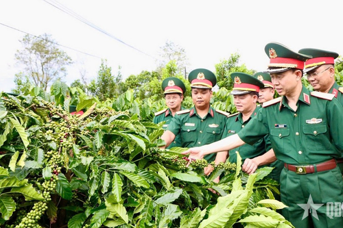 Binh đoàn 16 kiểm tra toàn diện nhiệm vụ 9 tháng năm 2025