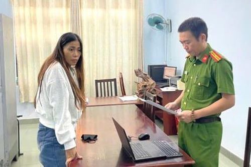 'Kiều nữ' giấu… ma!