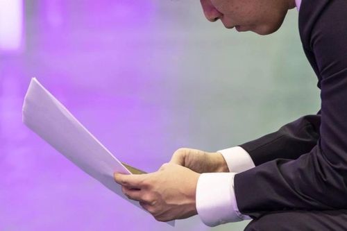 Sinh viên mới ra trường tại TP. HCM 'đau đầu' vì va chạm công sở và bài toán 'học mãi không ngừng'