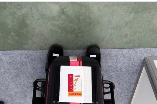 ĐH Bách khoa Hà Nội xin lỗi, rút kinh nghiệm vụ dán logo robot