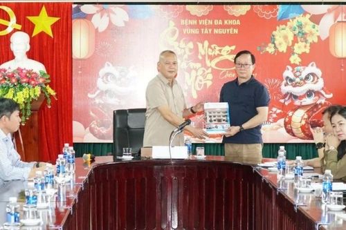 Phó giám đốc từ chối phụ trách Bệnh viện Đa khoa vùng Tây Nguyên vì 'ôm không nổi'