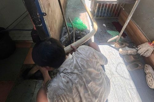 Hút 3 khối chất thải, người dân 'choáng' khi bị tính 19,5 triệu đồng