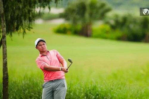 Tăng hơn 1000 bậc, Nguyễn Tuấn Anh vươn lên vị trí số 1 Việt Nam trên OWGR