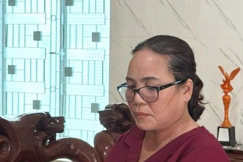 Vừa bị kết án tù, lại tái phạm buôn bán hàng cấm