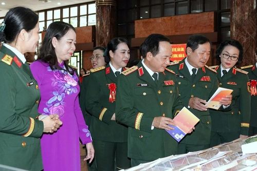 Đại tướng Trịnh Văn Quyết: Tạo môi trường, điều kiện để phụ nữ phát triển toàn diện, có cơ hội cống hiến và thăng tiến