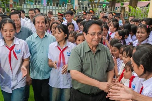 Thủ tướng Phạm Minh Chính dự lễ khởi công Trường nội trú liên cấp Bát Mọt, tỉnh Thanh Hóa