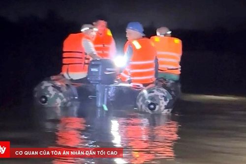 Thấy thi thể người cha nghi nhảy cầu Bến Thủy