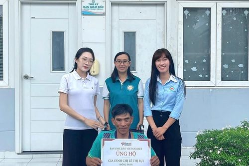 Trao hơn 33 triệu đồng đến người đàn ông khuyết tật vừa mất con, vợ bệnh nặng
