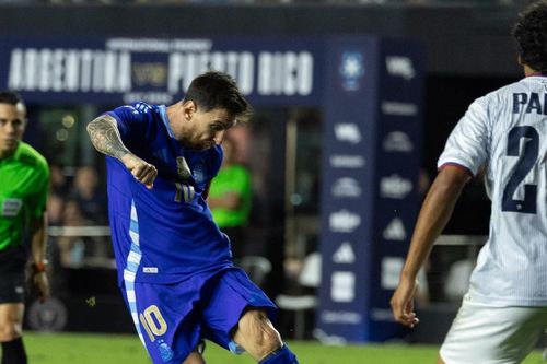 Messi tỏa sáng, Argentina thắng kiểu tennis