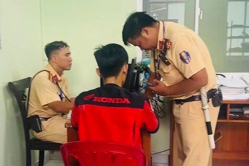 Vụ 'bốc đầu xe' đăng TikTok, phạt chủ xe 9 triệu đồng