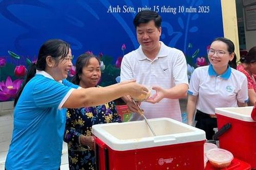Nghệ An: Phụ nữ Anh Sơn góp tấm lòng sưởi ấm những phận đời khó khăn