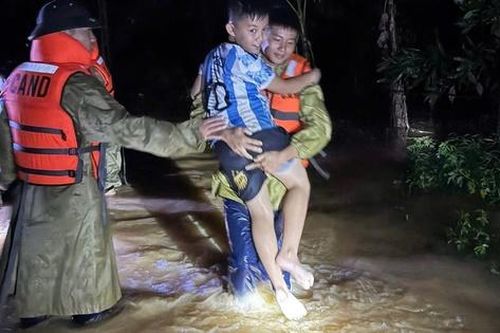 World Vision ứng phó khẩn cấp sau thiên tai, hướng tới 50.000 người